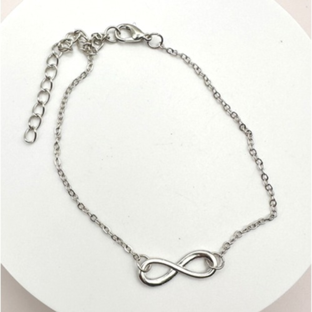 Vintage 90s Silver Tone Infinity Charm Bracelet Retro Y2K Women's Jewelry